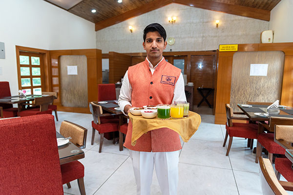 Patanjali diet food served by expert professional